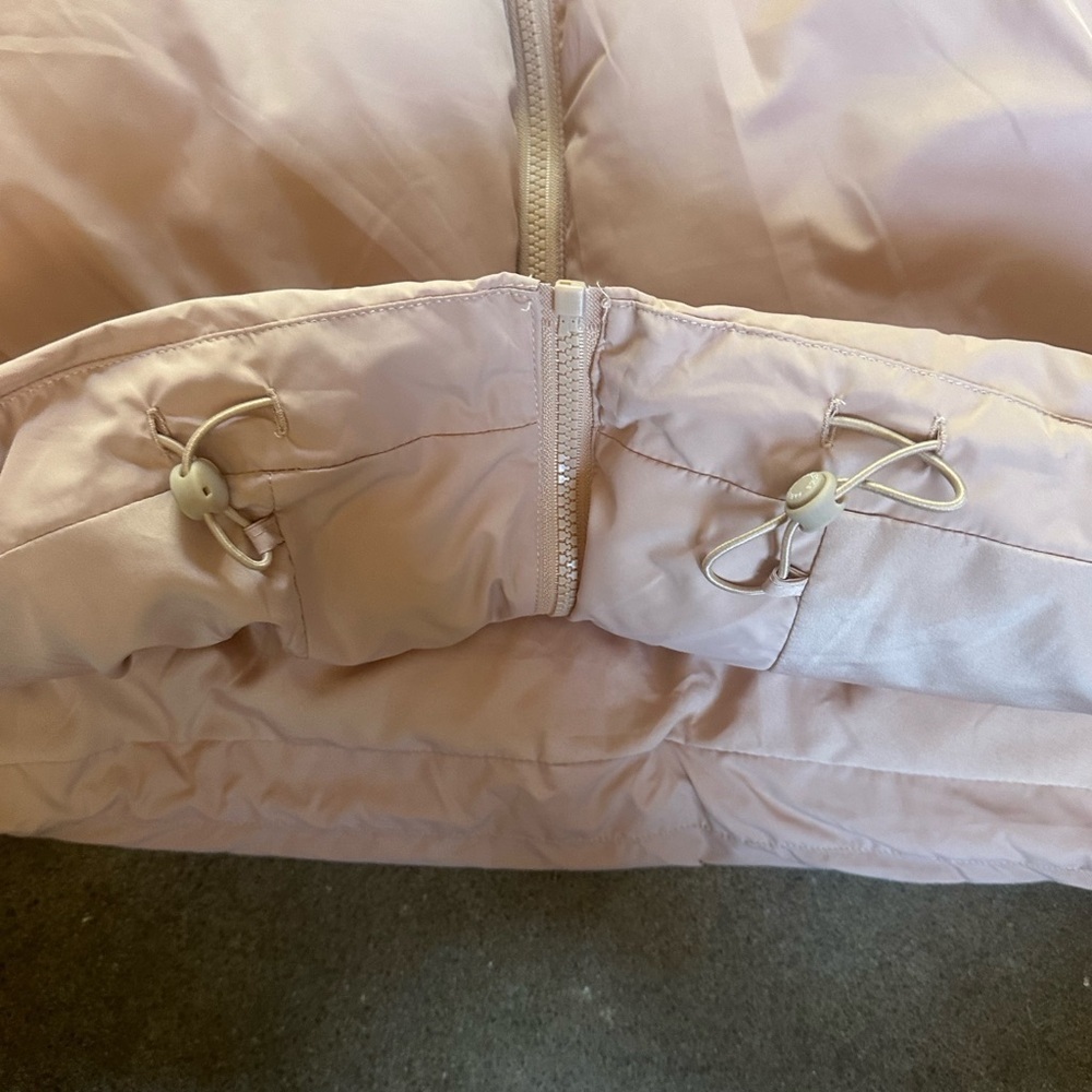 Fabletics Wander Cropped Puffer Jacket in Desert Size XL Coat Insulated - Picture 12 of 13